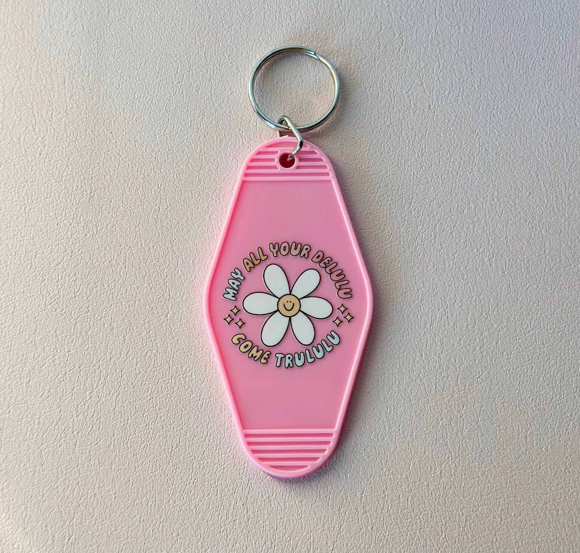 Delulu Keychain, Cute Retro Funny Keychain, Car Accessory, Gift for Friend, Motel Keychain, Girly Gift, Party Favor, FunnyKeychain Gift